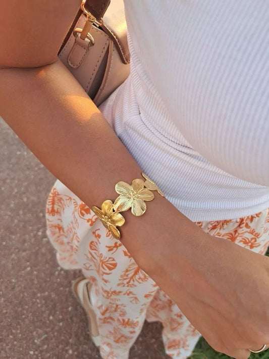 Chunky flower bracelet
