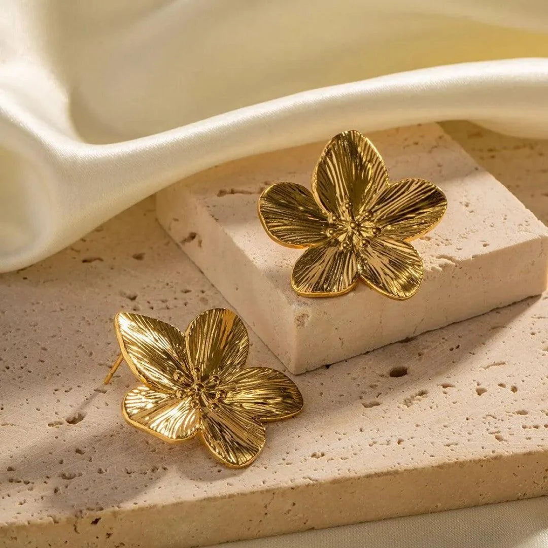 Dainty flower earrings