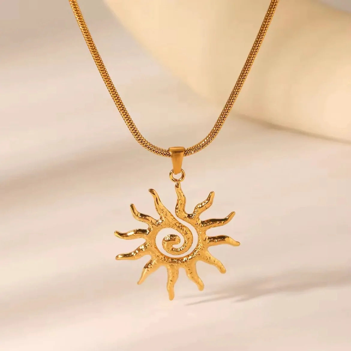 Sun kissed necklace