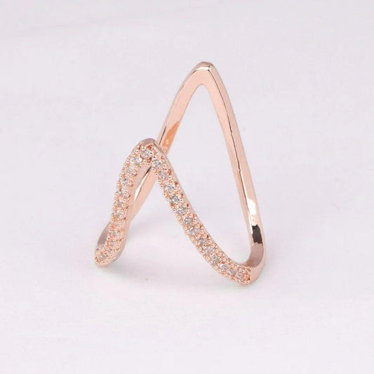 Rosegold V star studded ring