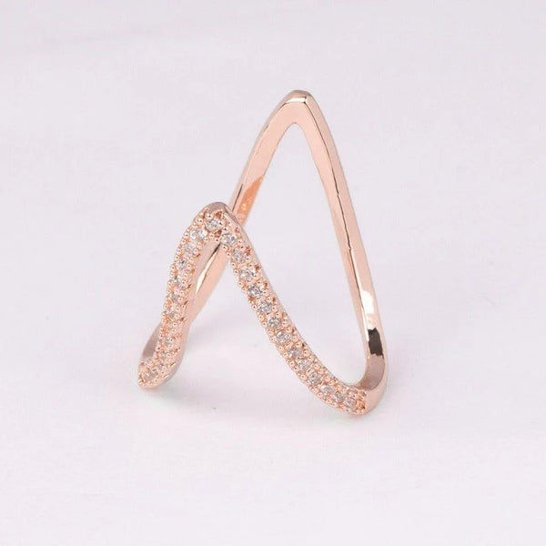 Rosegold V star studded ring