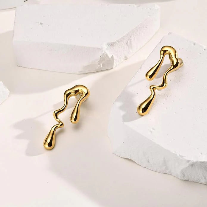 Mismatch liquid drop earrings