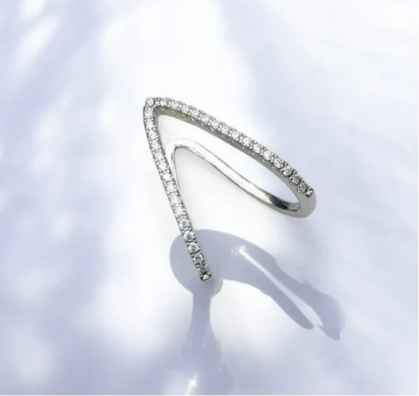Silver V star studded ring