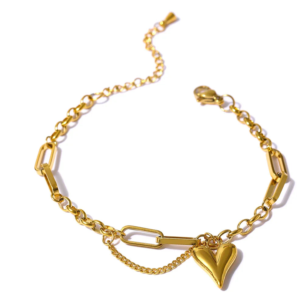 Minimal heart charm bracelet