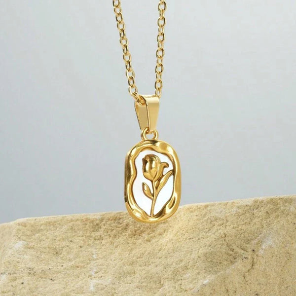 White tulip necklace