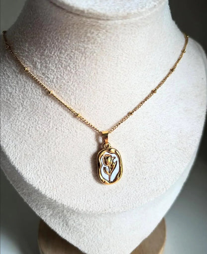 White tulip necklace