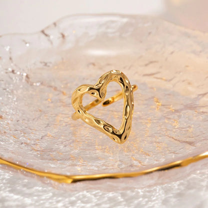 Minimal heart ring (adjustable)
